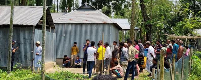 ফুলবাড়ীতে মানসিক ভারসাম্যহীন নারীর ঝুলন্ত মরদেহ উদ্ধার