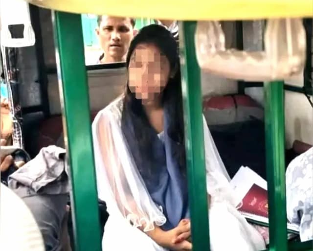 ফুলবাড়ীতে ৫ম শ্রেণির শিশুশিক্ষার্থীর ব্যাগে ২ কেজি গাঁজা, সৎ ভাইসহ আটক ২