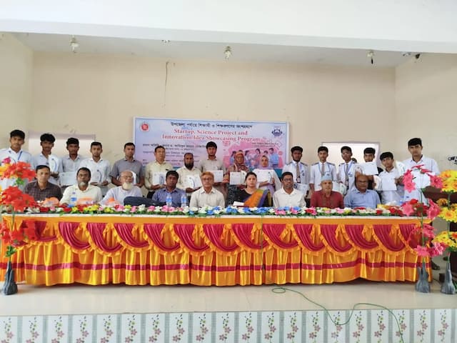 ফুলবাড়ীতে স্টার্টআপ, বিজ্ঞান ও উদ্ভাবনী ধারণা প্রদর্শনী অনুষ্ঠিত