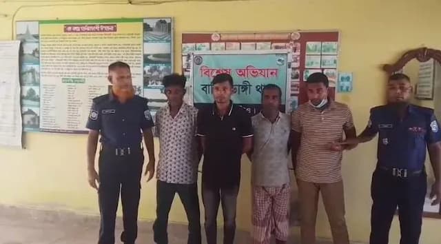 বালিয়াডাঙ্গীতে পুলিশের বিশেষ অভিযান: গাঁজা-ইয়াবাসহ ৪ জন গ্রেপ্তার, পলাতক সাজাপ্রাপ্ত আসামিও আটক
