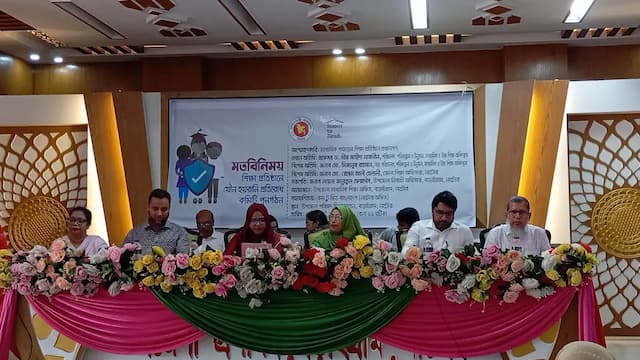 বড়াইগ্রামে শিক্ষা প্রতিষ্ঠানে যৌন হয়রানি প্রতিরোধ কমিটি নিয়ে মতবিনিময়