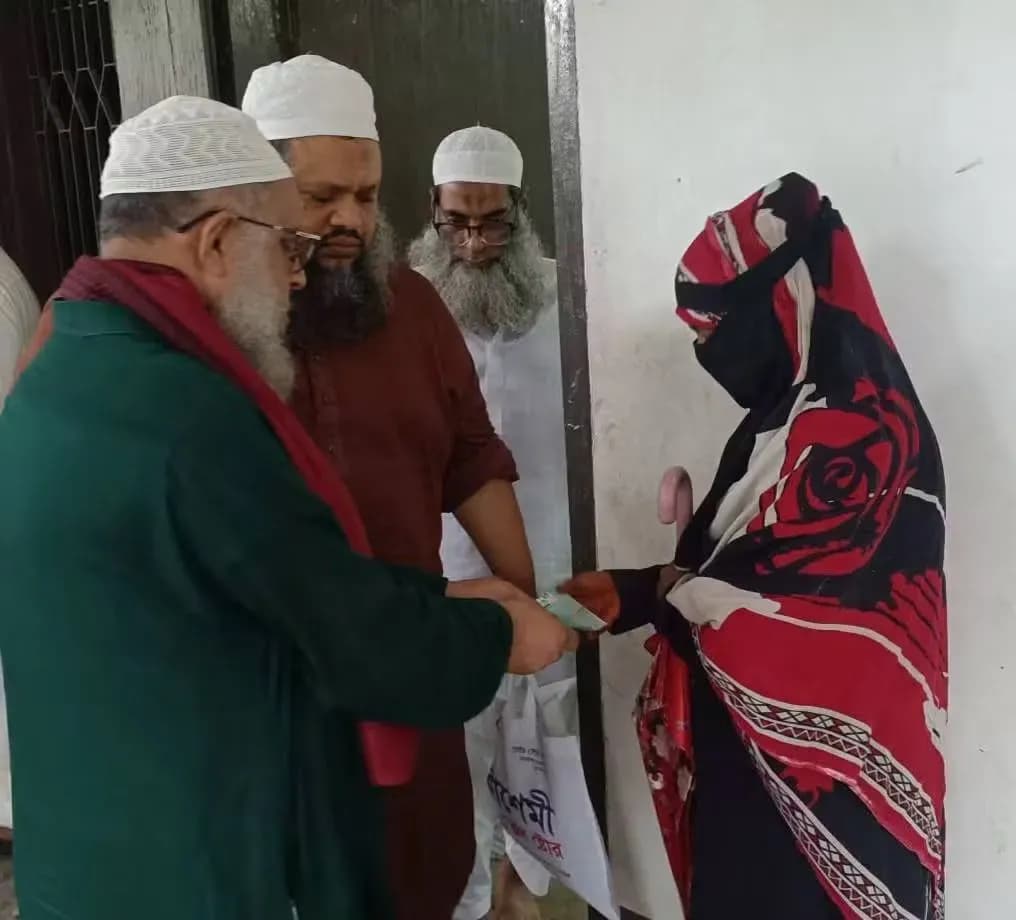 বন্যাকবলিত চট্টগ্রাম ও কক্সবাজারে জমিয়তের ত্রাণ বিতরণ অব্যাহত