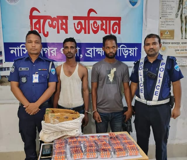 নাসিরনগরে ৫,০০০ পিস ট্যাপেন্টাডল ট্যাবলেট ও পিকআপসহ ২ মাদক কারবারী গ্রেফতার
