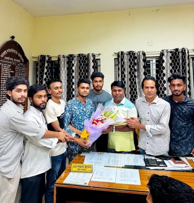 মোল্লাহাট থানার নবাগত ওসির সহিত ছাত্রদল নেতৃবৃন্দের সৌজন্য সাক্ষাৎ