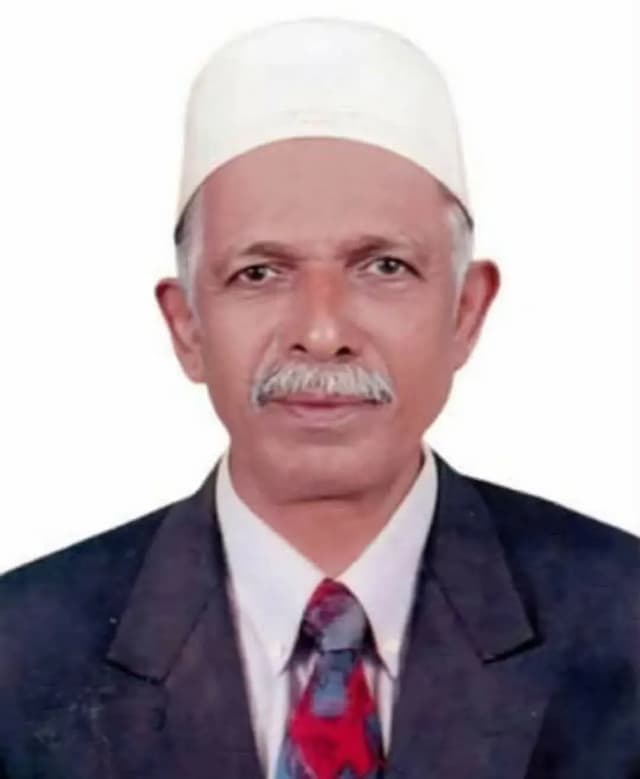 সীতাকুন্ডে রাষ্ট্রীয় মর্যাদায় মুক্তিযোদ্ধা কমান্ডার আবুল মনসুরের দাফন সম্পন্ন