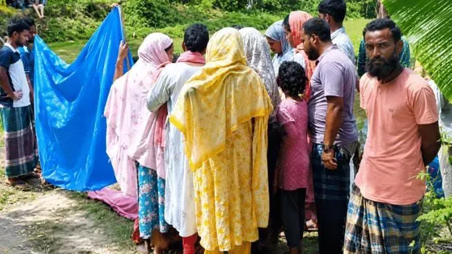 বালিয়াডাঙ্গীতে পুকুরে অন্তঃসত্ত্বা নারীর মরদেহ, রহস্য ঘনীভূত