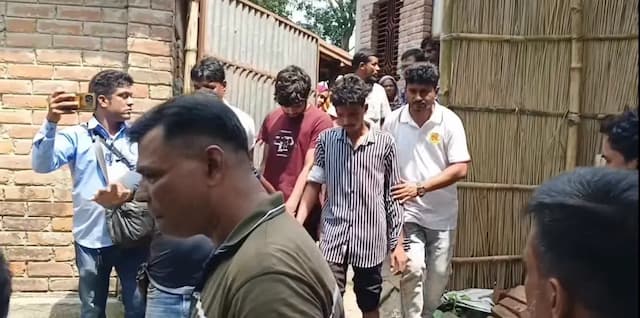 দুর্ঘটনায় বৃদ্ধের মৃত্যু এলাকায় উত্তেজনা,অতিরিক্ত পুলিশ মোতায়েন, আটক তিন।