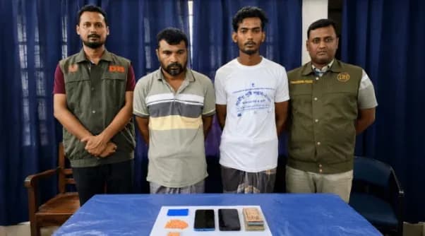 ঠাকুরগাঁওয়ে ডিবি পুলিশের অভিযানে ইয়াবাসহ দুই মাদক কারবারি গ্রেপ্তার