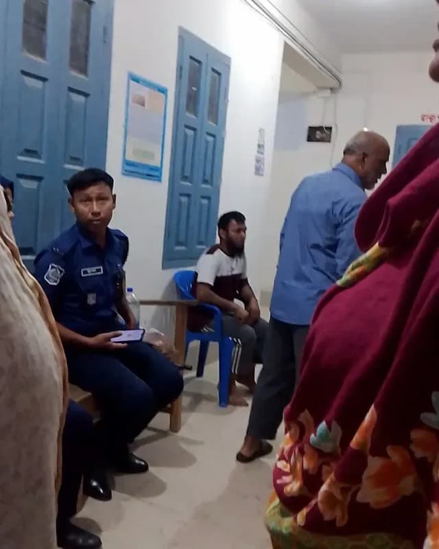 রুহিয়ায় স্ত্রীকে আত্মহত্যায় প্ররোচনার অভিযোগে স্বামী গ্রেপ্তার