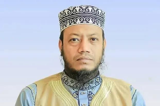 বক্তব্যকে ঘিরে বিতর্ক, মন্ত্রীকে কটূক্তির অভিযোগে এমপি আমির হামজার বিরুদ্ধে মামলা।