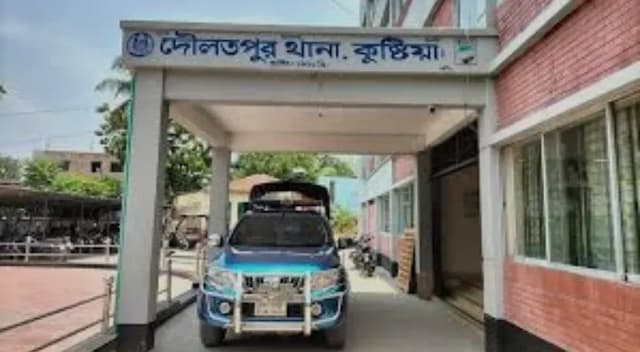 কুষ্টিয়ায়  মর্মান্তিক পরিণতি; মাঠের সড়ক থেকে যুবকের ক্ষতবিক্ষত মরদেহ উদ্ধার।