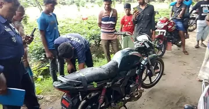 রুহিয়ায় চুরি যাওয়া মোটরসাইকেল পরিত্যক্ত অবস্থায় উদ্ধার