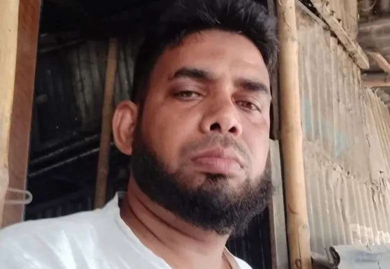 কুষ্টিয়ায় ফার্নিচা*রের দোকান থেকে ব্যবসা*য়ীর অর্ধ/গলিত মরদে/হ উদ্ধার।